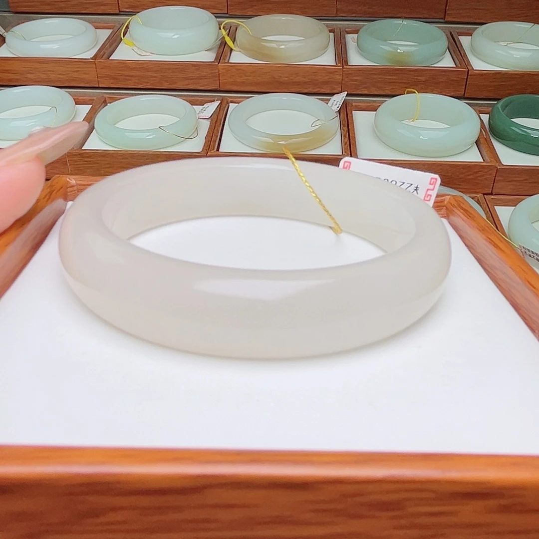 和田玉未镶嵌手镯52.4