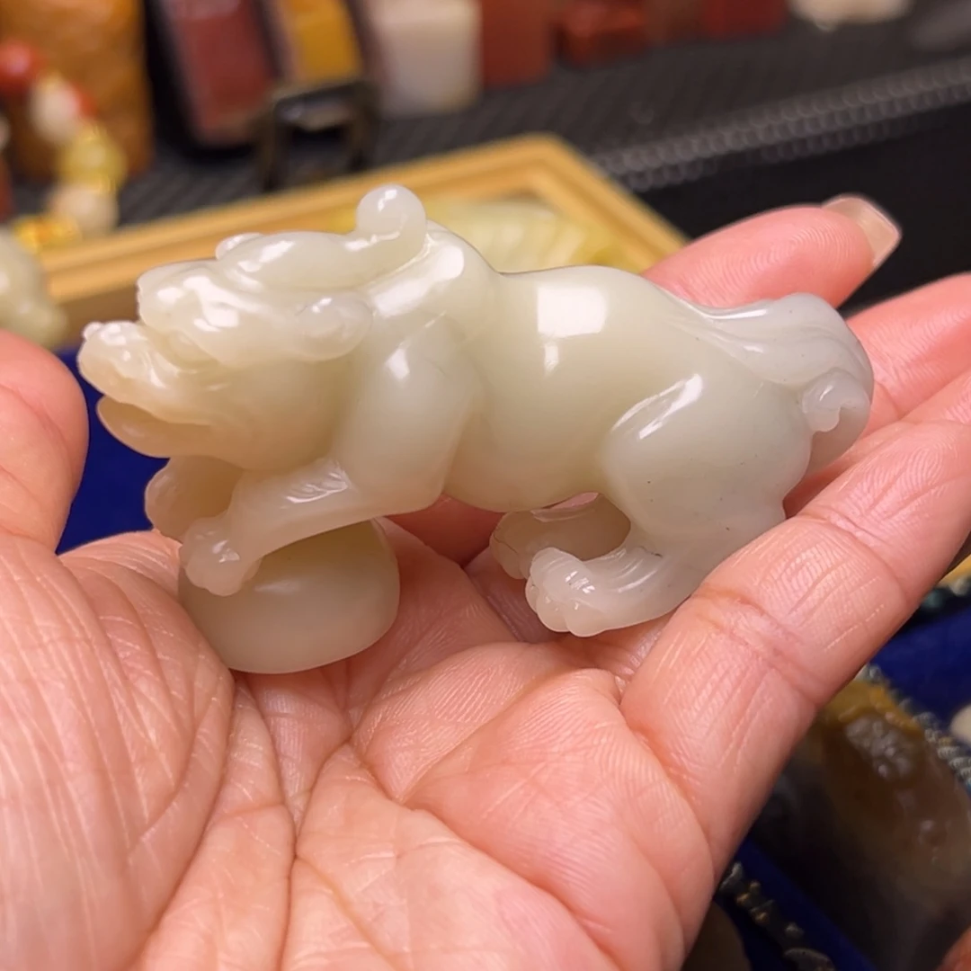 寿山石芙蓉石貔貅手把件摆件