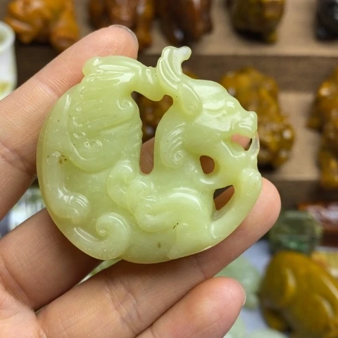 蛇纹石玉未镶嵌颈饰84