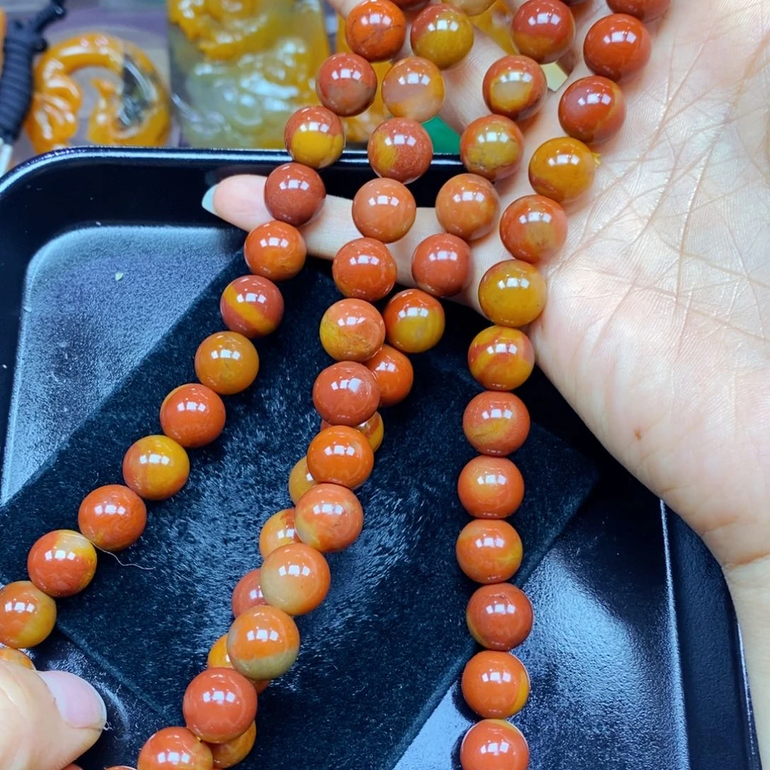 未镶嵌石英质玉(黄龙玉)颈饰