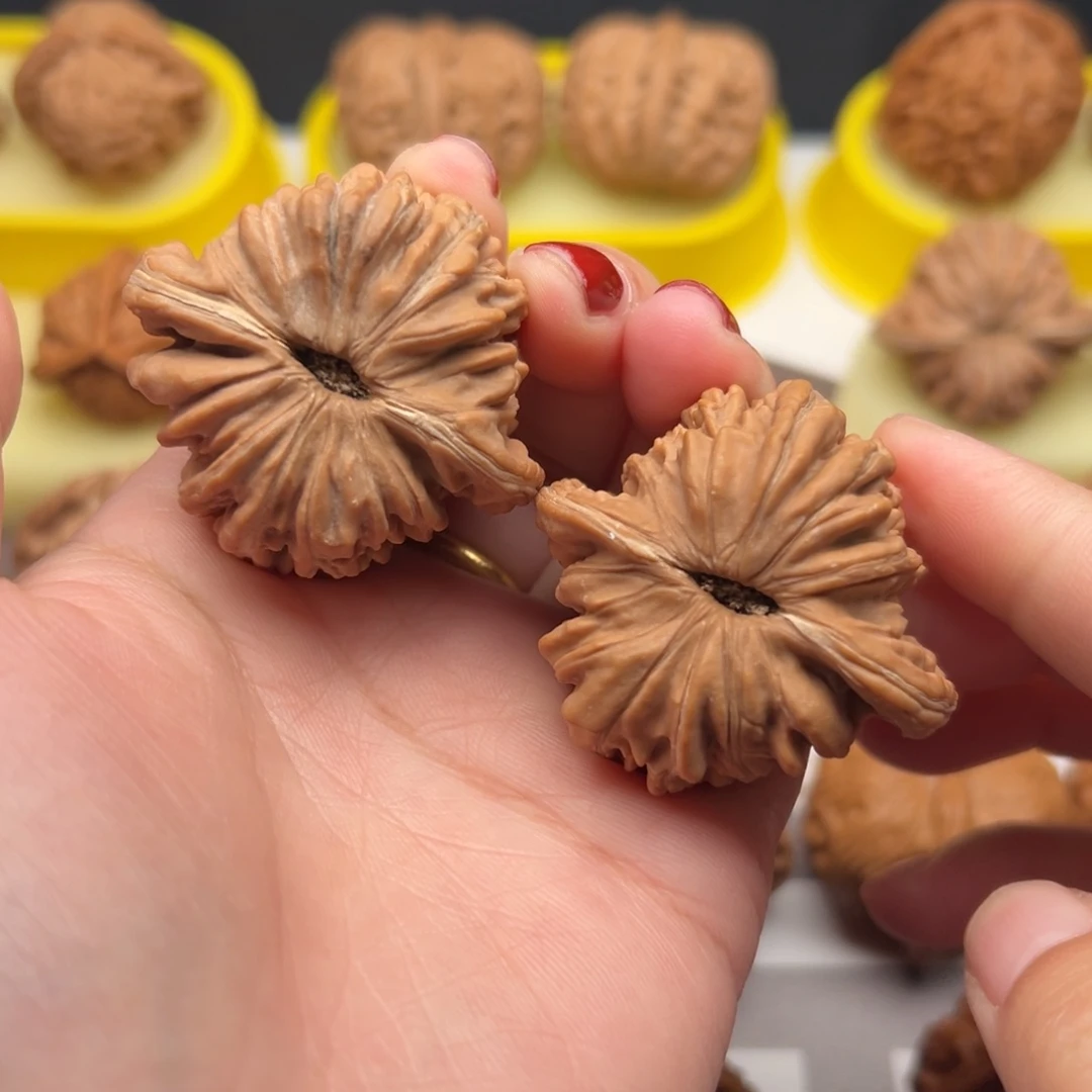 文玩核桃把件43.5全品原桩四座楼