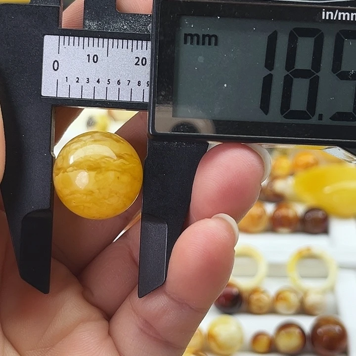 琥珀颈饰未镶嵌35