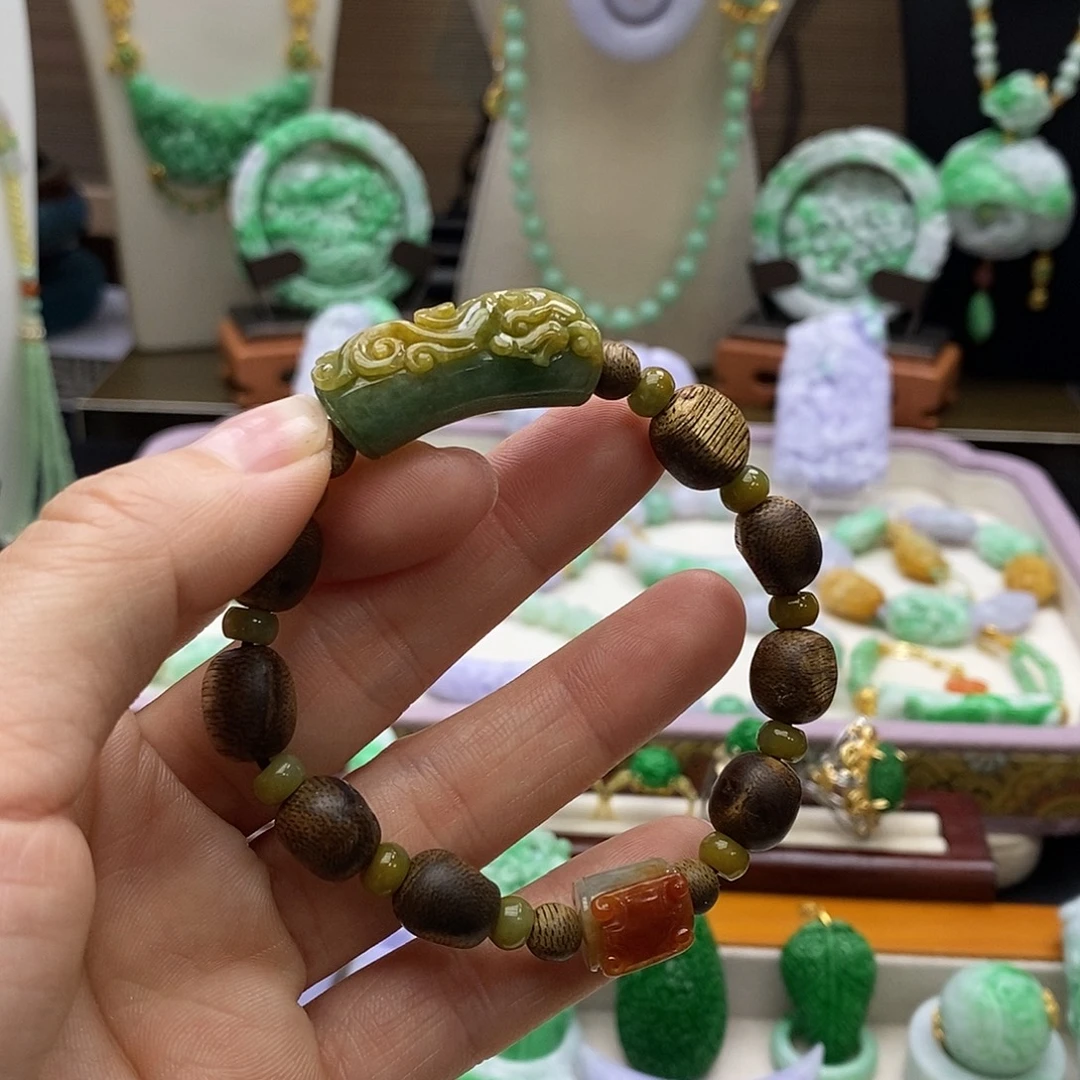 翡翠未镶嵌颈饰天然