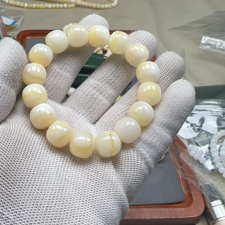 白玉菩提吊坠玉化4882