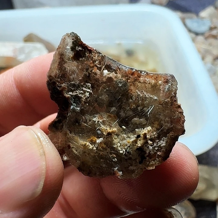 水晶珠宝半成品未镶嵌是****狼
