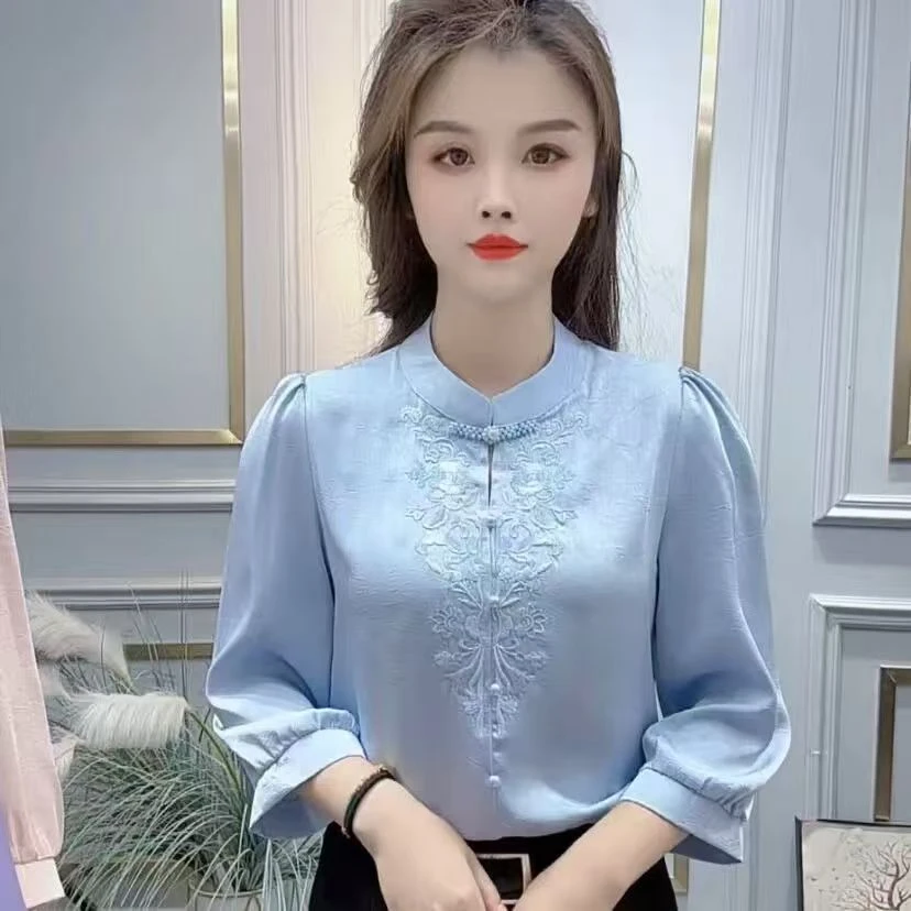 【店铺热销】高档缎面刺绣衬衫女秋季新款气质小衫百搭衬衣洋气外