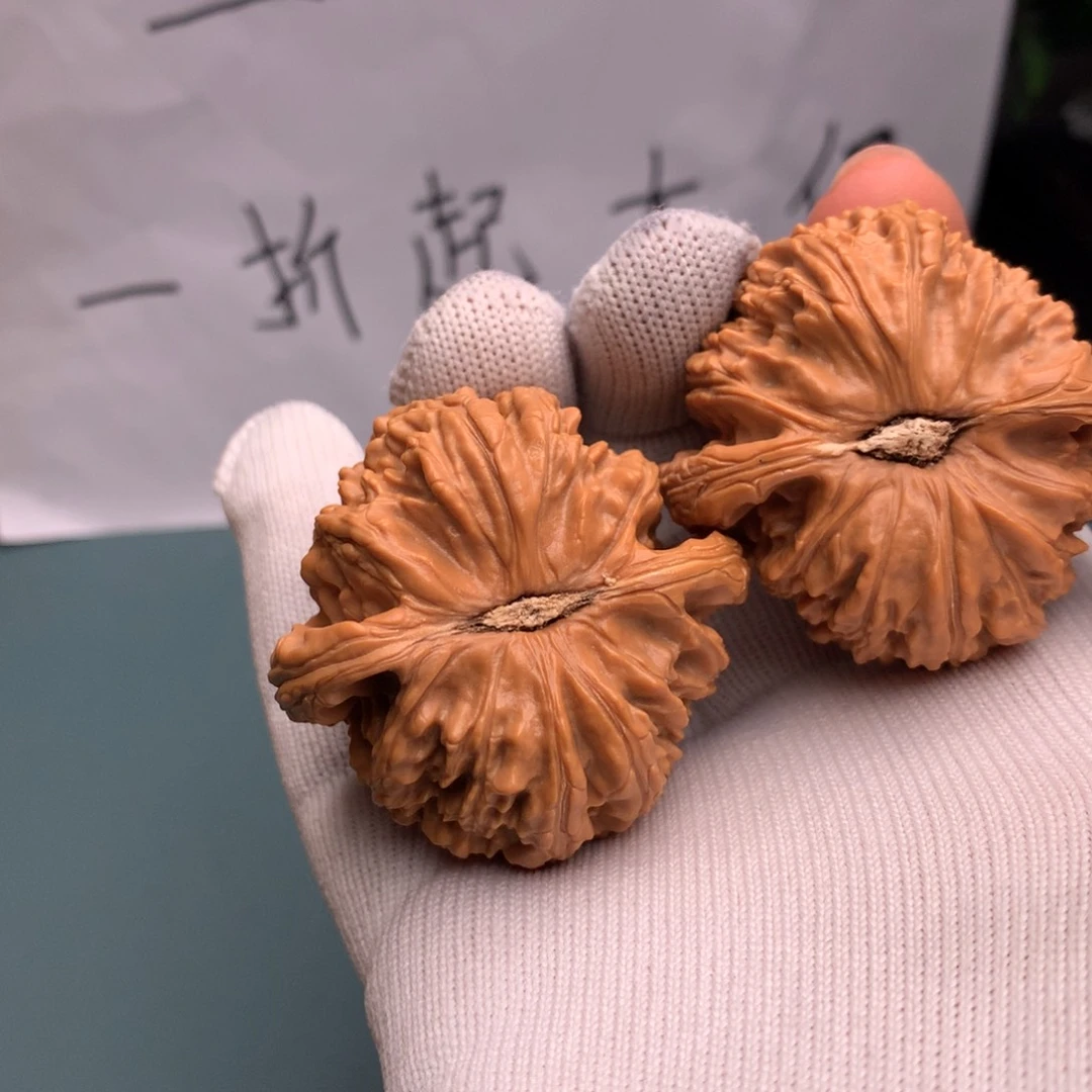 红***栈文玩核桃吊坠白狮23