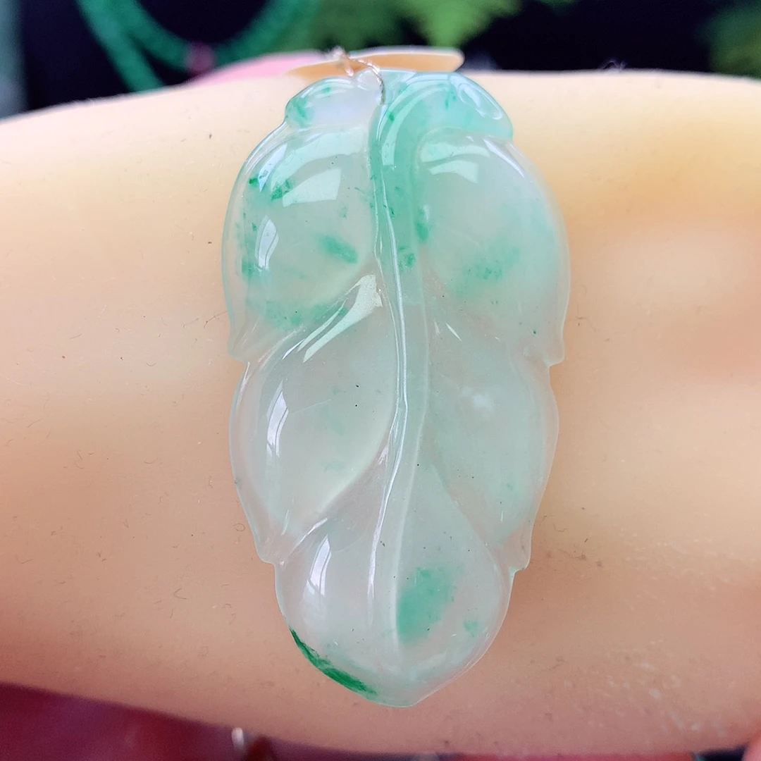 石英质玉未镶嵌颈饰
