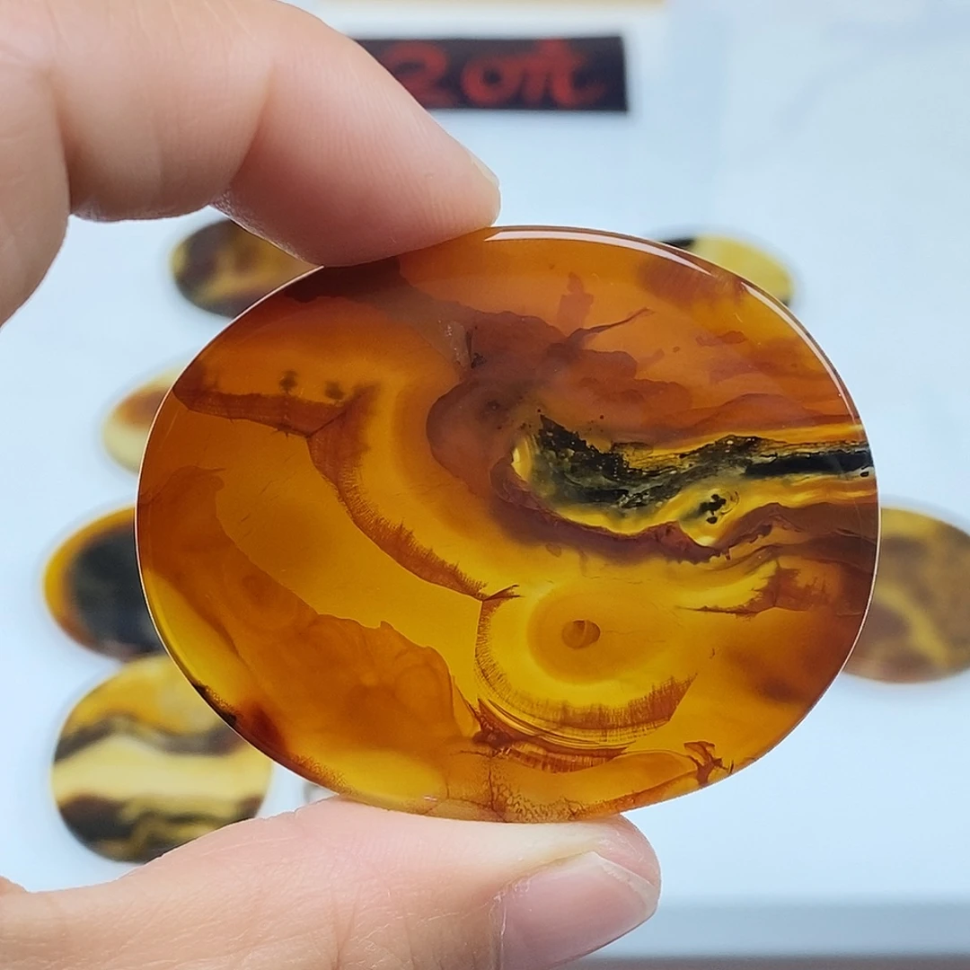 孟***梦玛瑙/玉髓未镶嵌珠宝半成品