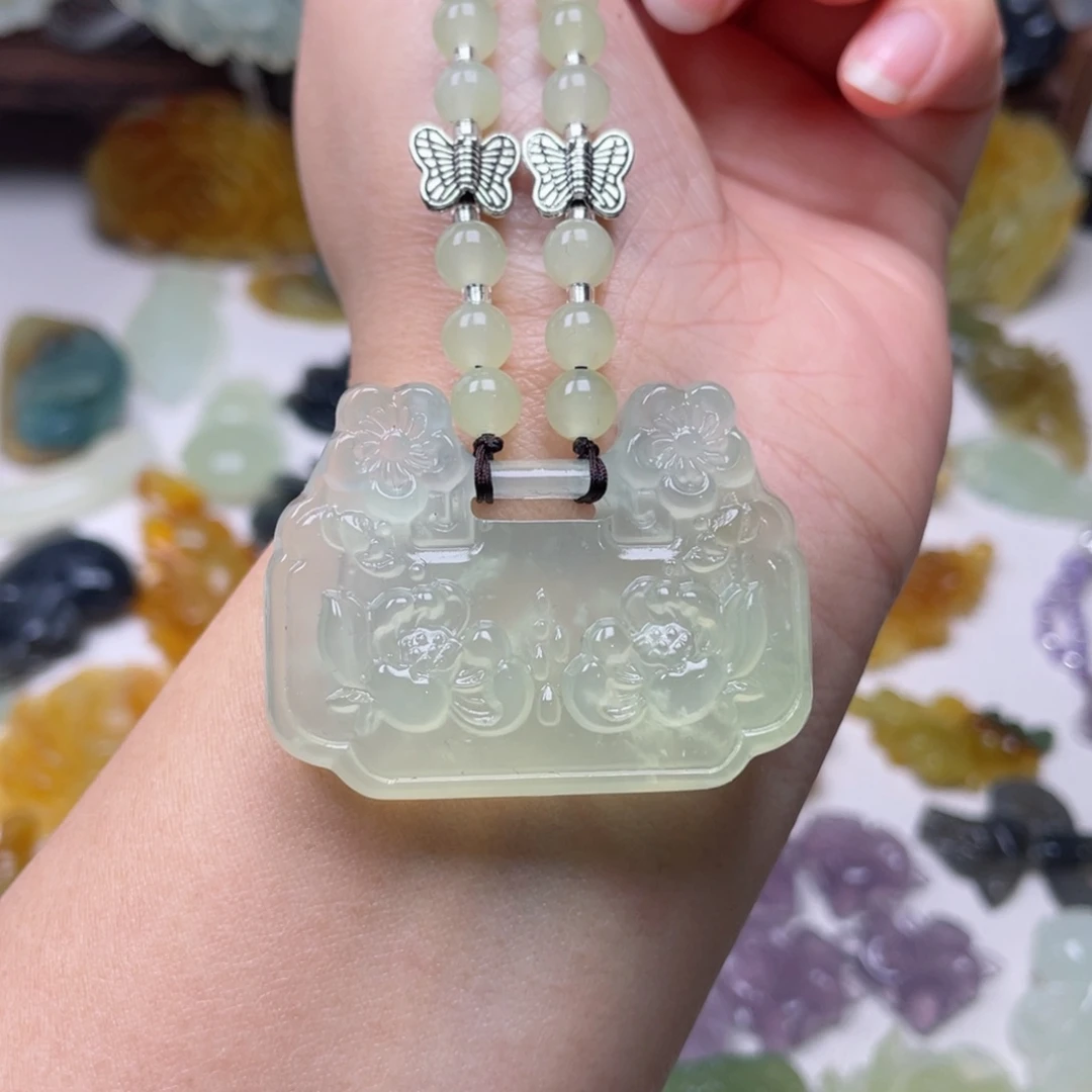 蛇纹石玉颈饰未镶嵌