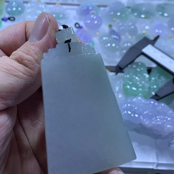 翡翠未镶嵌颈饰天然翡翠A货吊坠