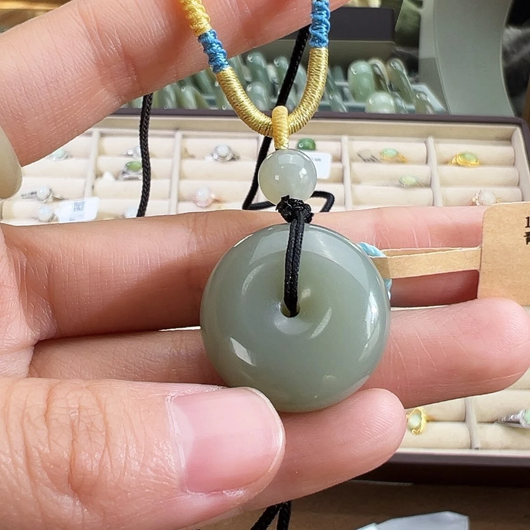 和田玉未镶嵌吊坠(赠链)青白玉吊坠