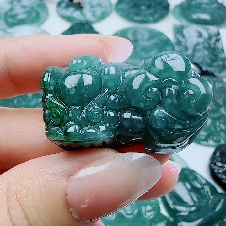 翡翠未镶嵌颈饰多样性发货天然的A货翡翠