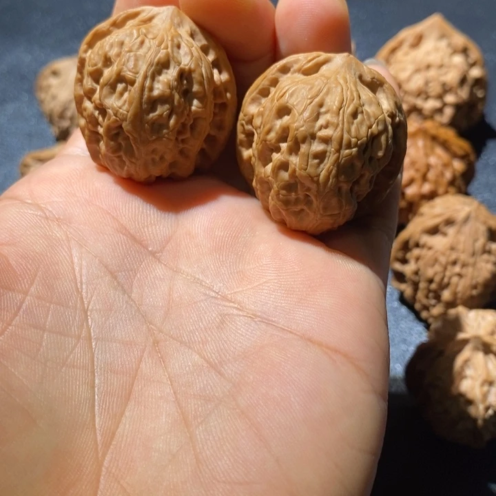 文玩核桃吊坠野狼33