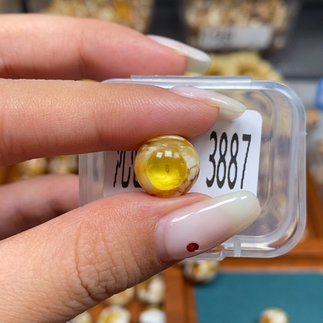 吊坠猴头核桃沁色圆珠老型3887