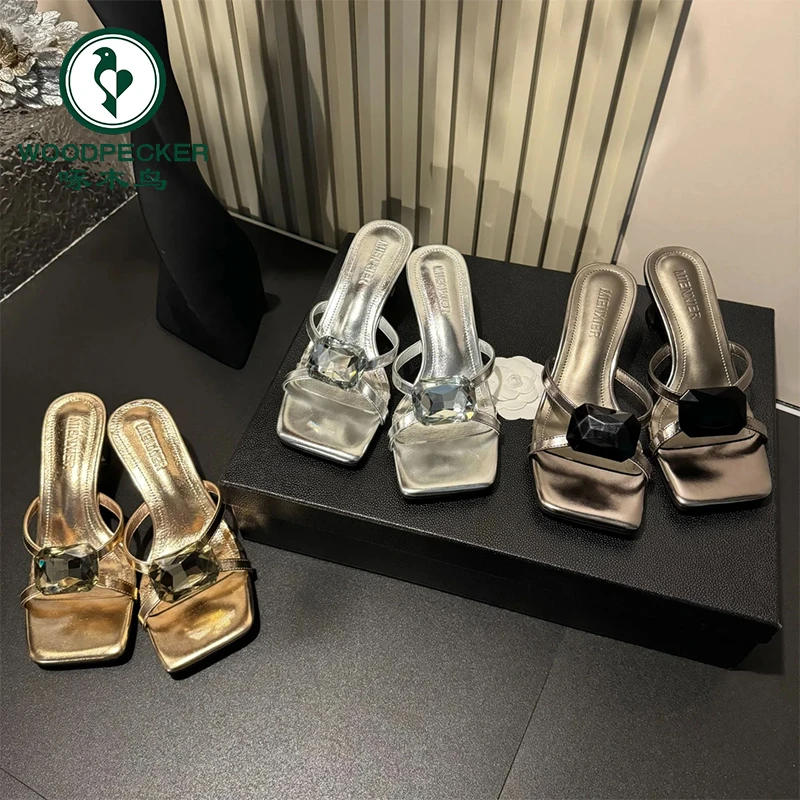 啄木鸟2025年夏季新款高级大水钻小众设计款外穿猫跟方头休闲爆款