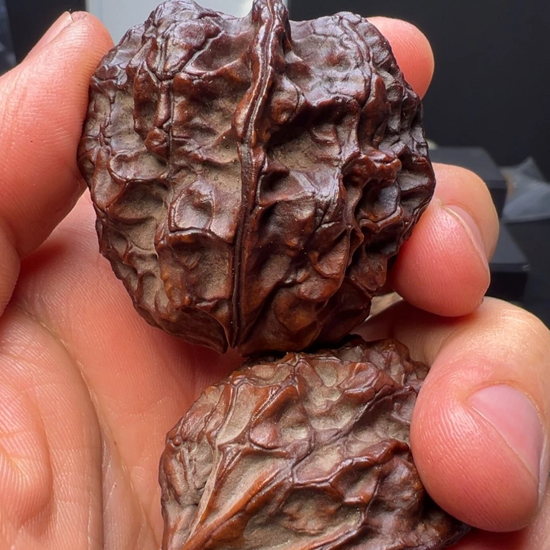 文玩核桃吊坠七彩皇冠43mm