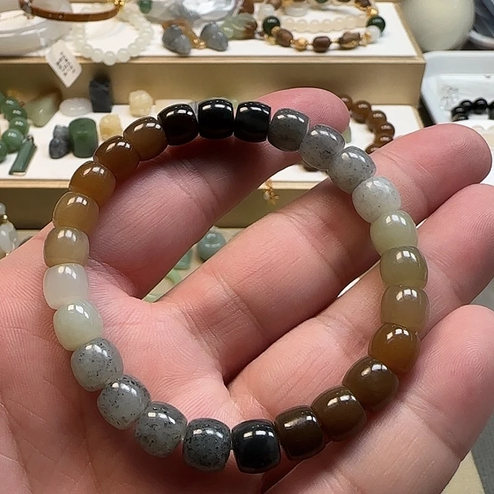 和田玉（糖玉）未镶嵌颈饰