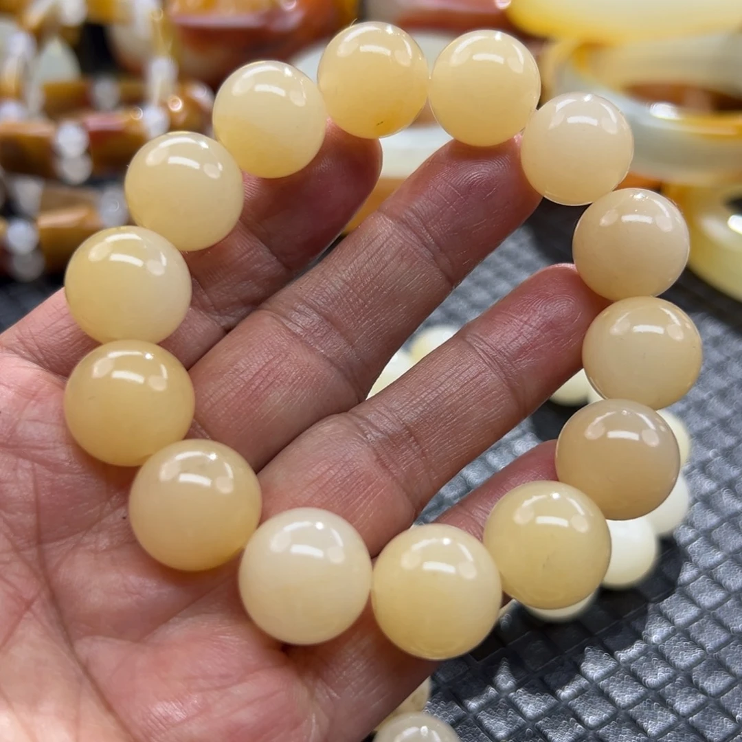石英质玉未镶嵌颈饰