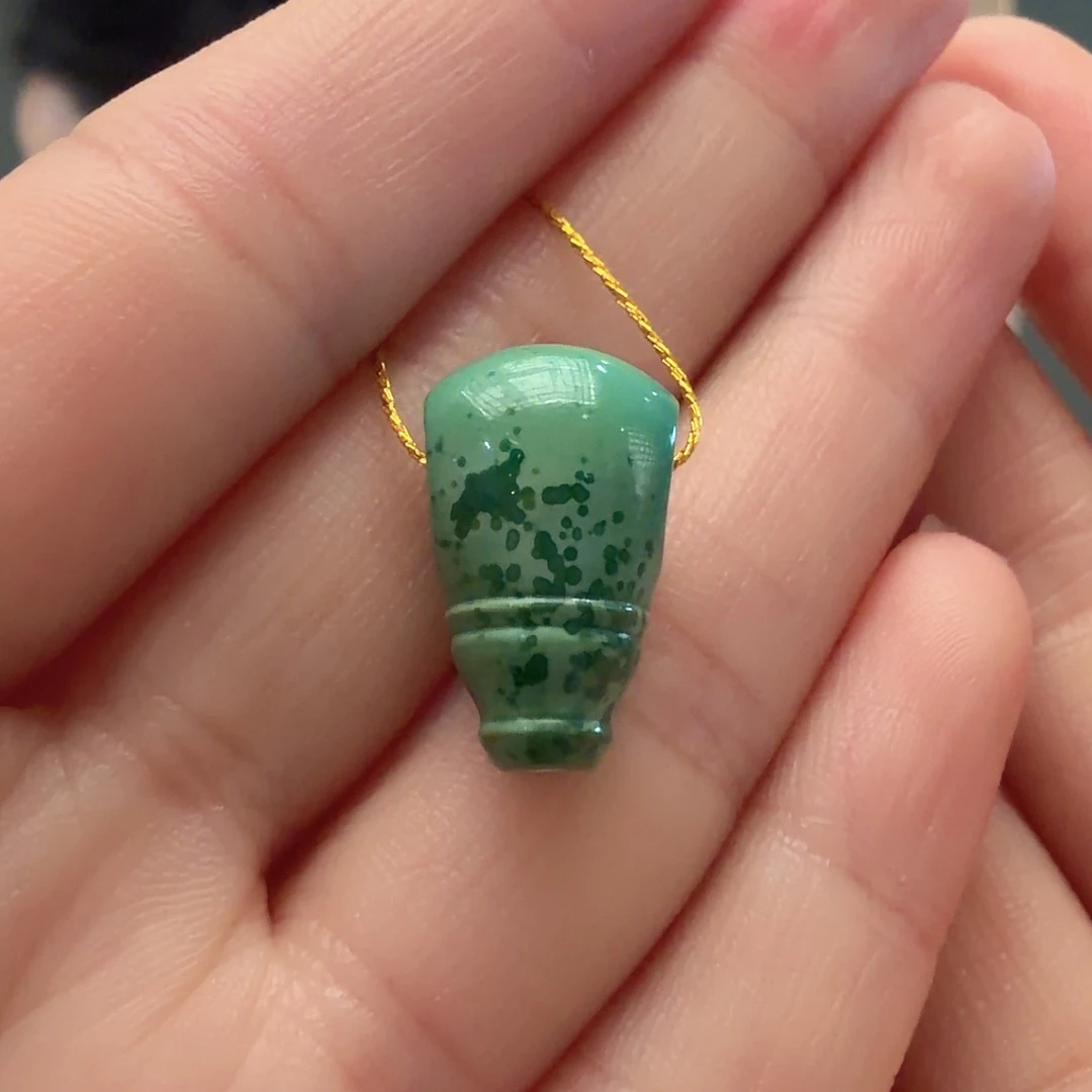 绿松石未镶嵌颈饰