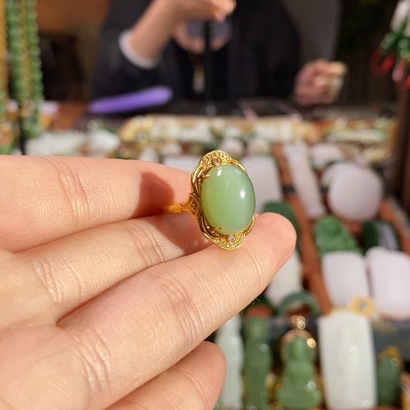 【闪购商品】吊坠(不含链)18K金镶嵌和田玉戒指