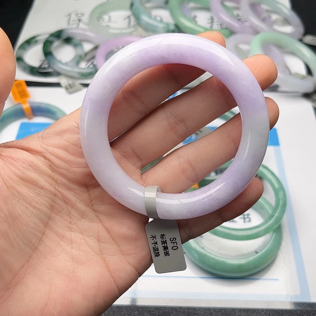 未镶嵌手镯翡翠596061。 48