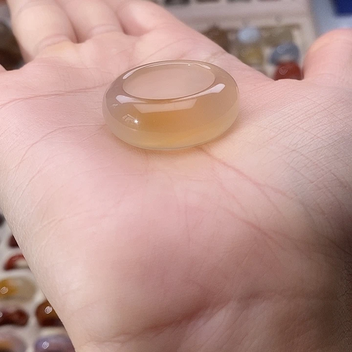 琳***ぃ玛瑙/玉髓未镶嵌戒指A 40不退换港20