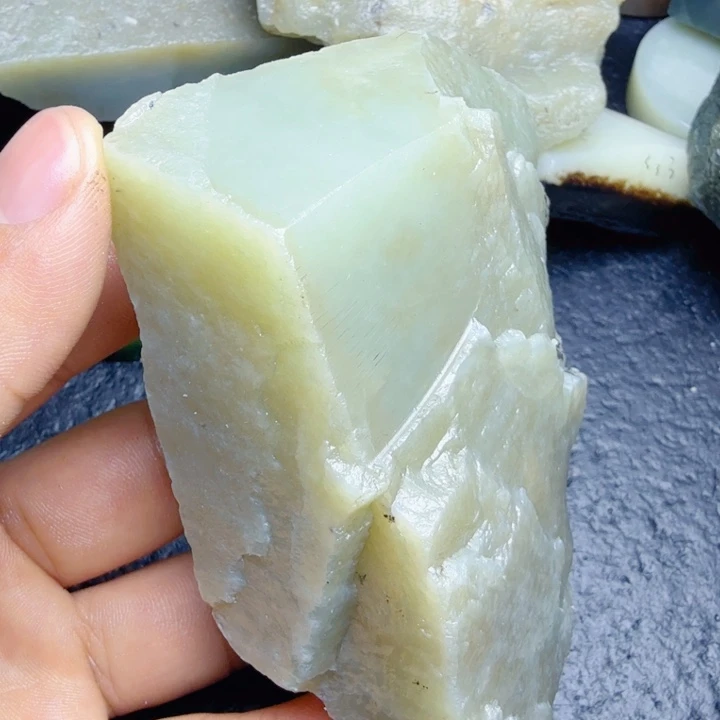 和田玉（糖玉）未镶嵌珠宝奇石