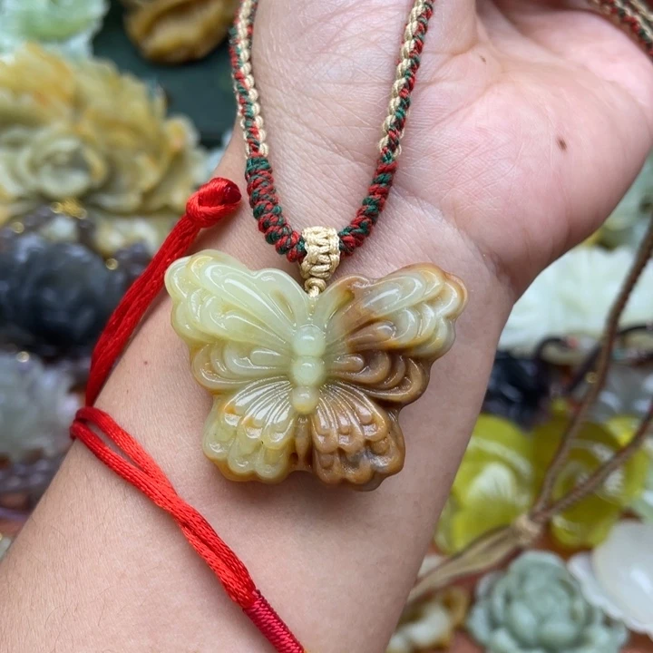 蛇纹石玉未镶嵌吊坠