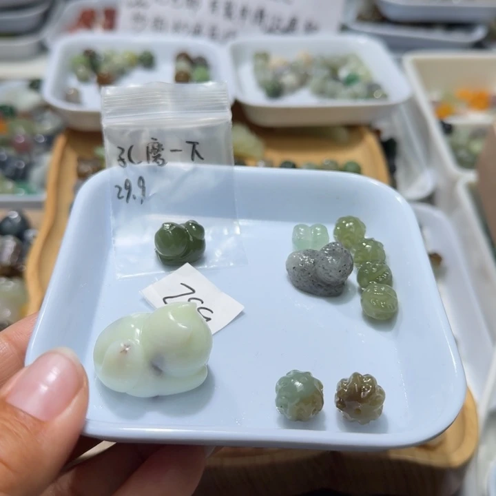 用***2和田玉未镶嵌珠宝奇石