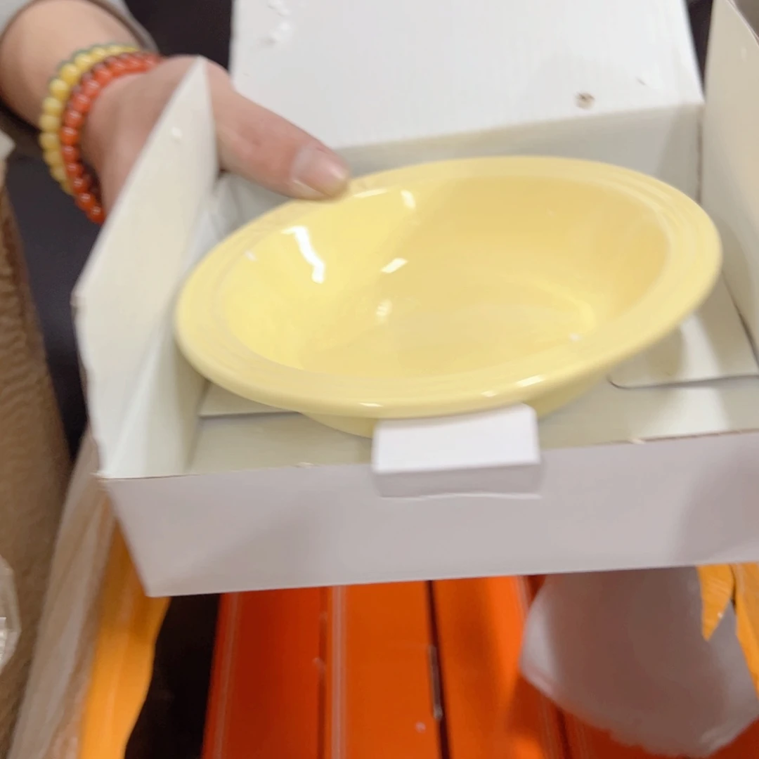 盘s***y漂亮小姐姐的瓷小草帽爱丽丝黄