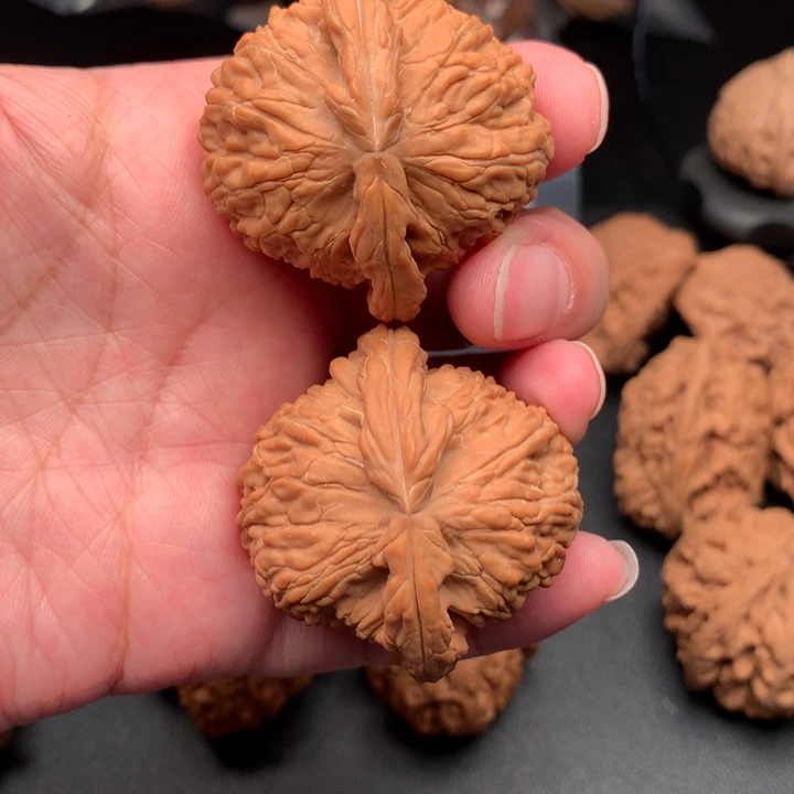 老***走吊坠文玩核桃狮子头