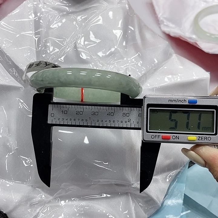 翡翠手镯未镶嵌251