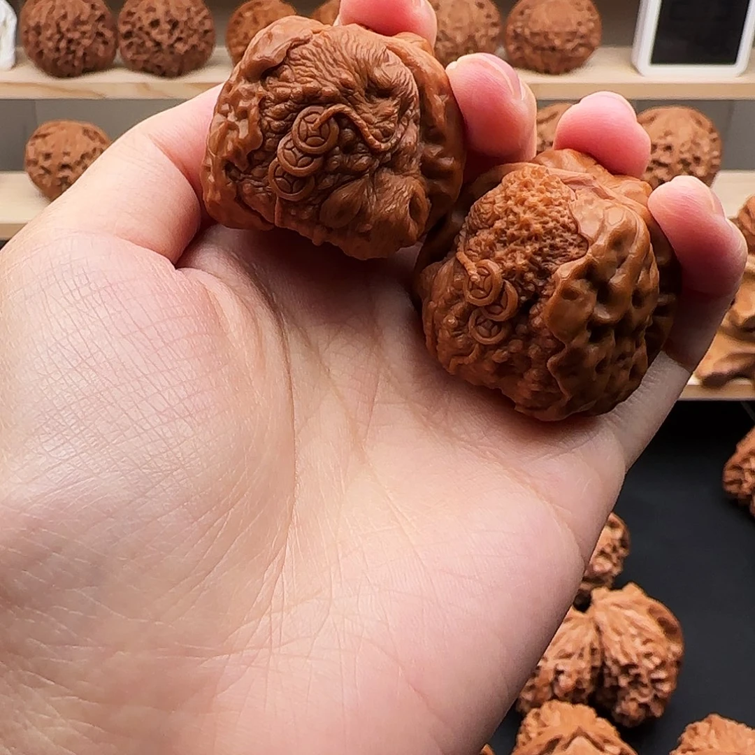 文玩核桃吊坠蛤蟆头