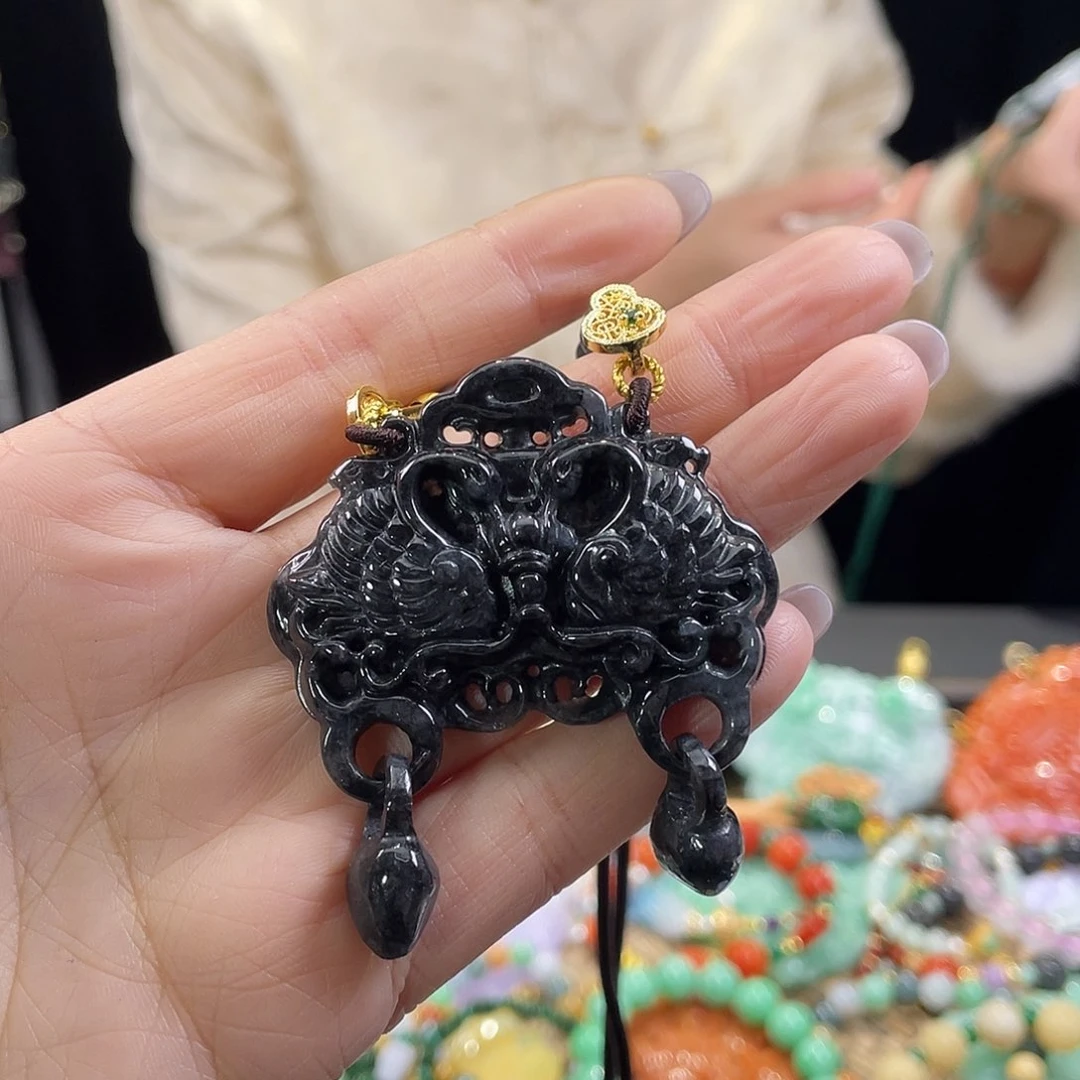 翡翠颈饰未镶嵌代编织