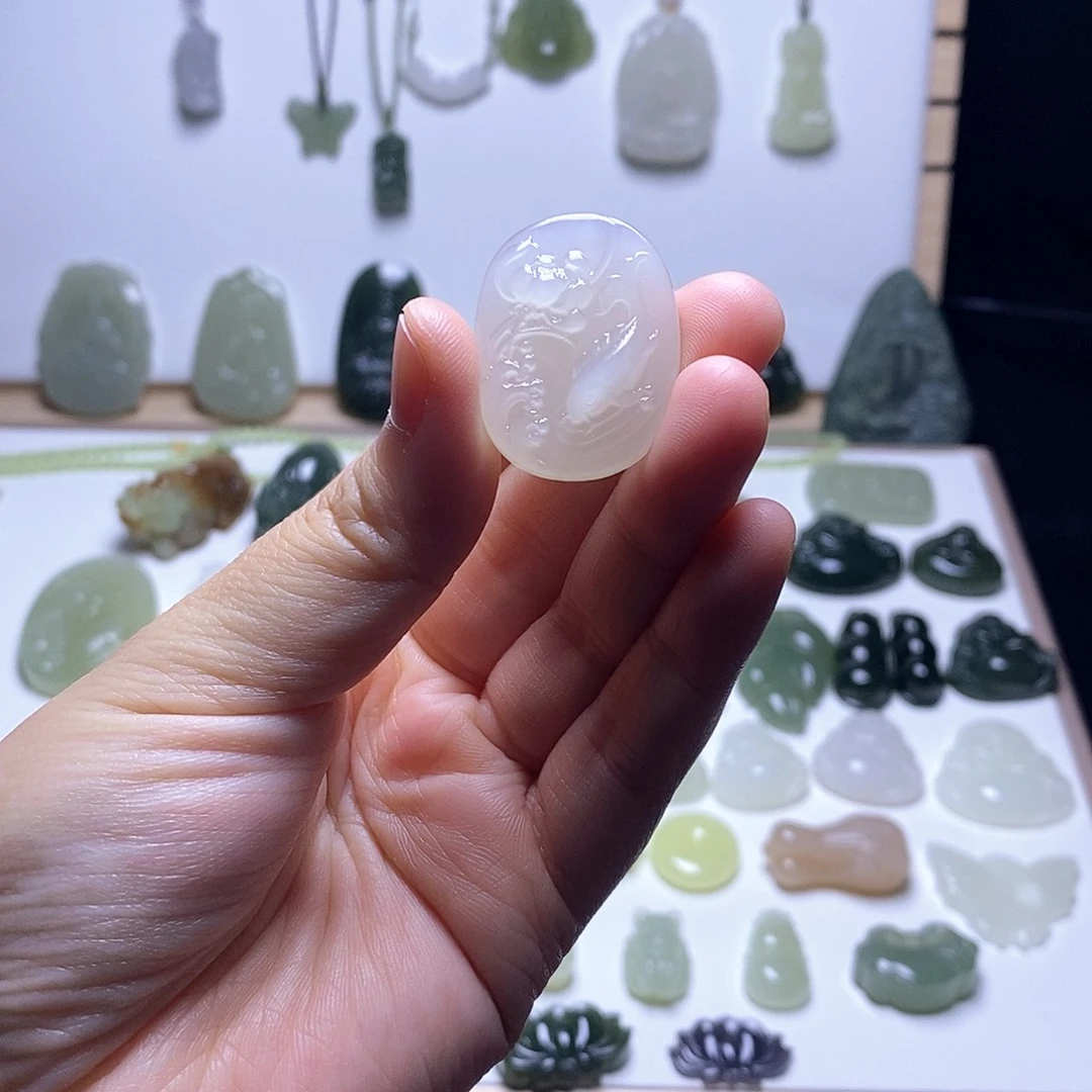 和田玉未镶嵌颈饰