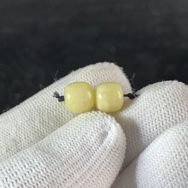 L1567保真原矿俄料尺寸8.3*7.6mm蜜蜡老型对珠隔珠配饰微瑕放漏