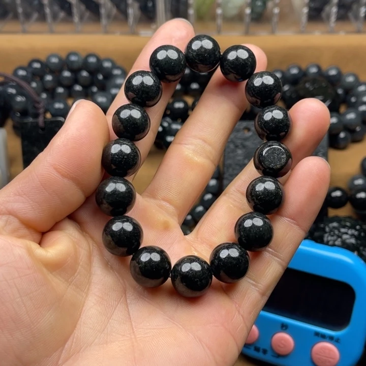 小***️和田玉未镶嵌手串