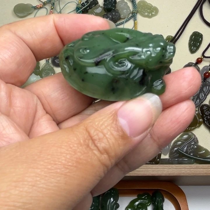 和田玉（碧玉）未镶嵌颈饰