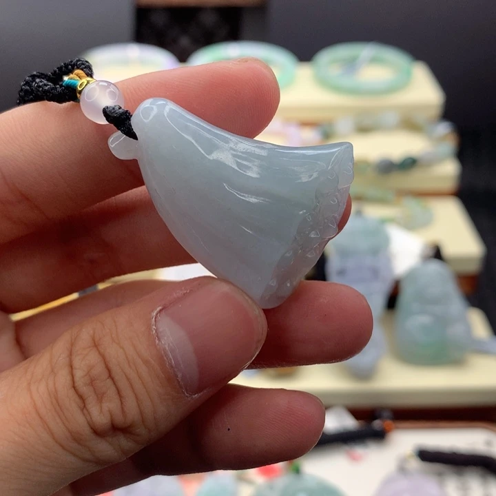 翡翠未镶嵌颈饰吊坠