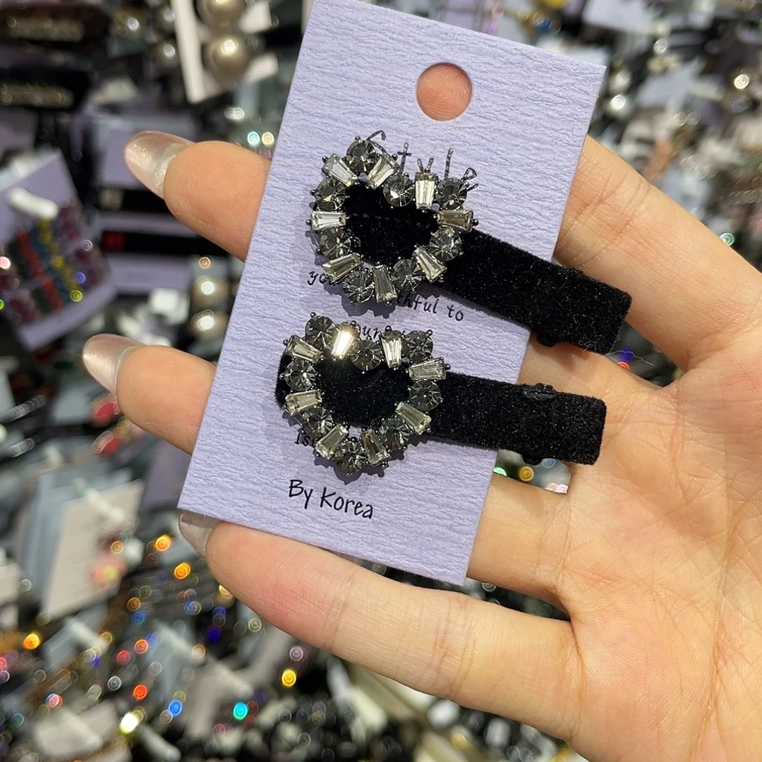 布艺非金属黑色爱心鸭架