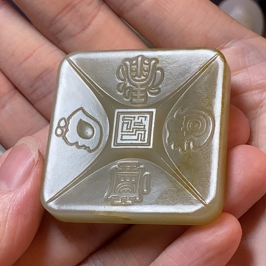 和田玉未镶嵌颈饰庄****见