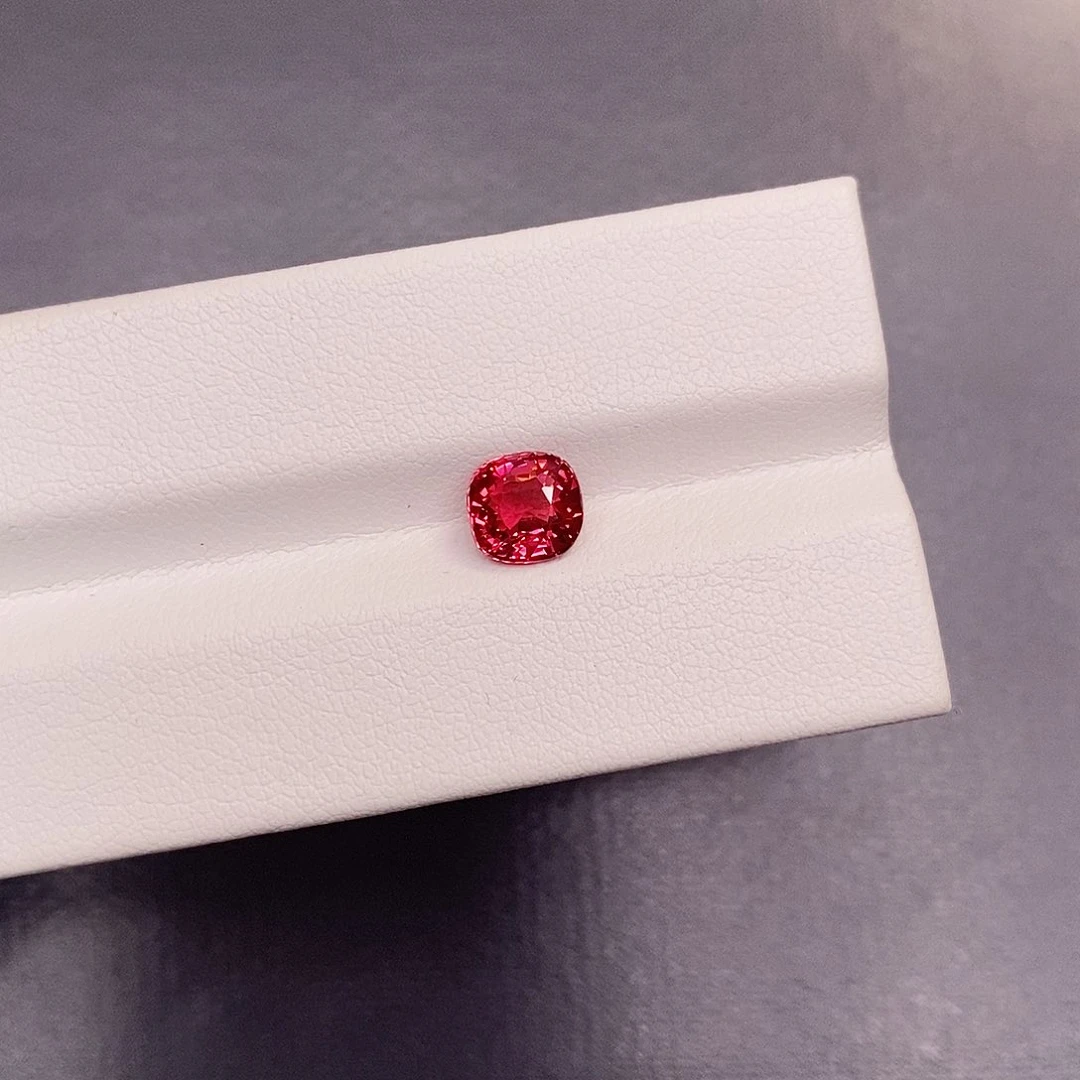 未镶嵌裸石碧玺1.37克拉