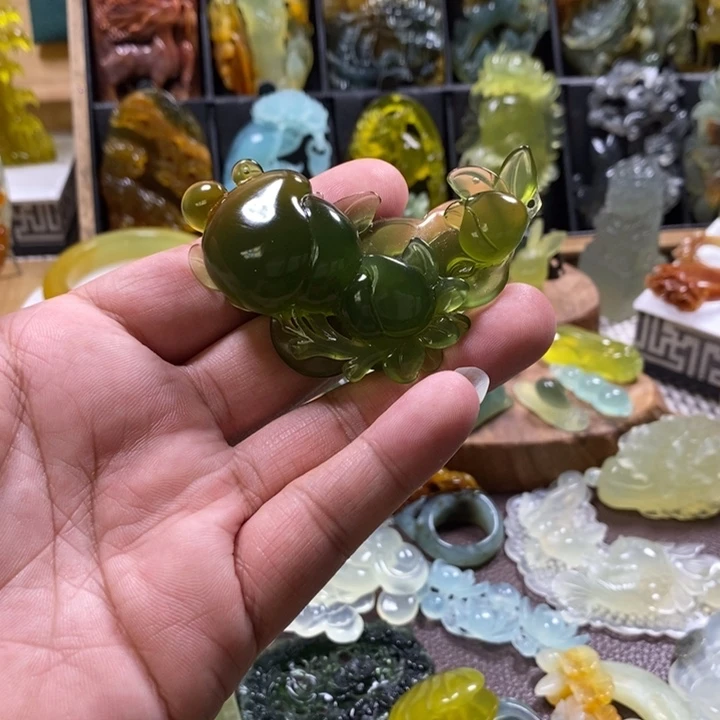 蛇纹石玉未镶嵌颈饰