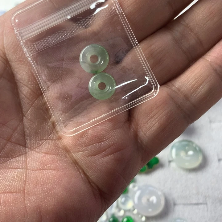定制翡翠未镶嵌小****牙翡翠