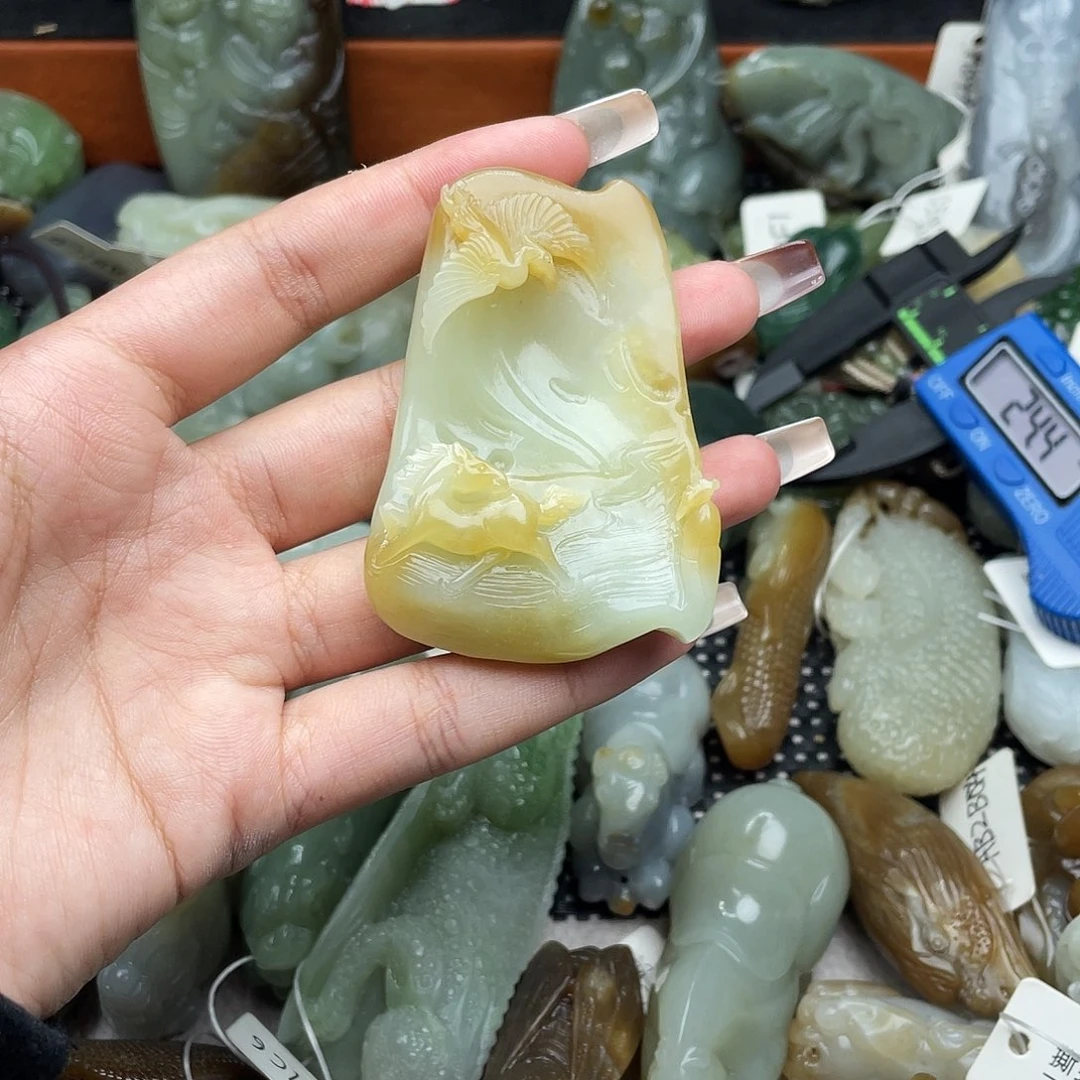 颈饰未镶嵌和田玉