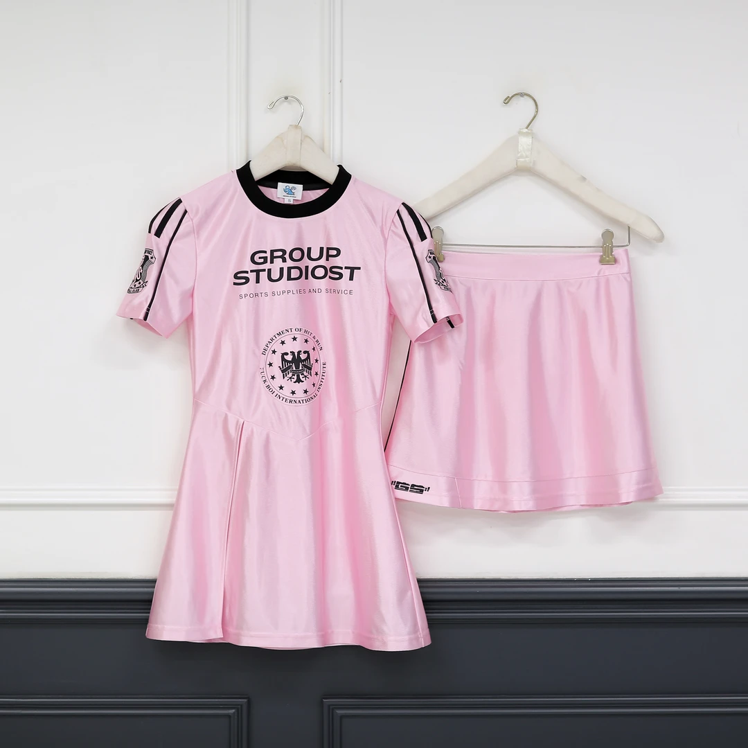 【壁虎姐】GECKO2025夏季新款 亮粉色圆领运动显瘦上衣 短半裙套装