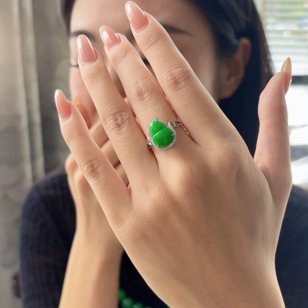 18K金镶嵌戒指翡翠天然缅甸翡翠戒指