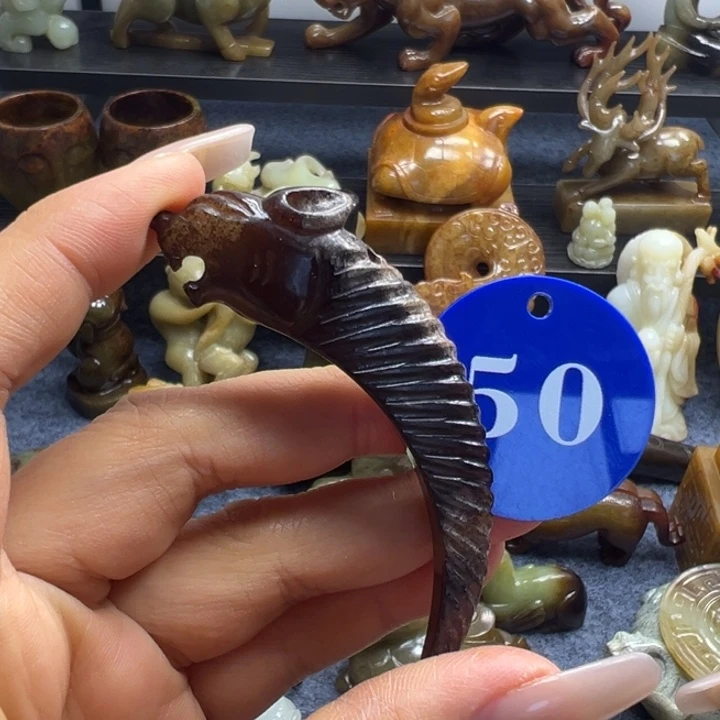 和田玉未镶嵌车挂