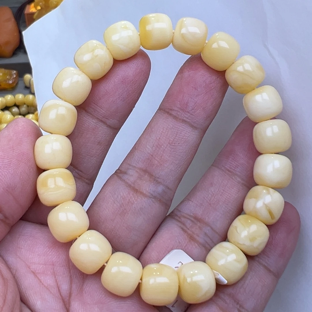 蜜蜡未镶嵌珠宝奇石11加16.8克